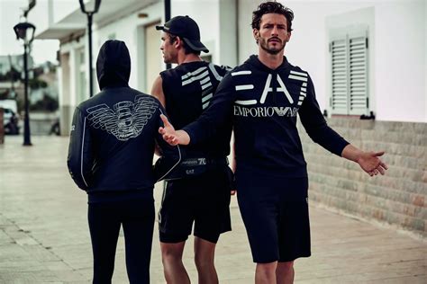 Современная одежда Эмпорио Армани на каждый день: 4 простых совета по ...