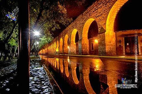 Acueducto de Morelia Michoacán en Noche de lluvia Turistico