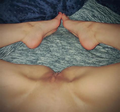 Looking For A Good Girl Or Guy To Lick My Tight Pussy Until I Cum All