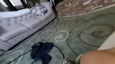 Stranger Gets Lucky With MILF Eva Notty When He Helps Her With Groceries