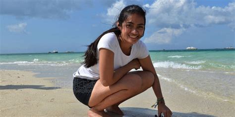 10 Hot Sexy Ayudia Bing Slamet Bikini Pics