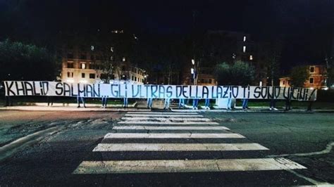 La Vergogna Degli Ultras Della Lazio Dai Nuovi Cori Antisemiti Allo Striscione Contro I Gay