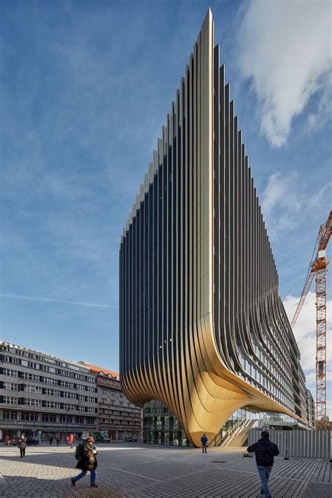 zaha hadid architects construction  moffice buildings