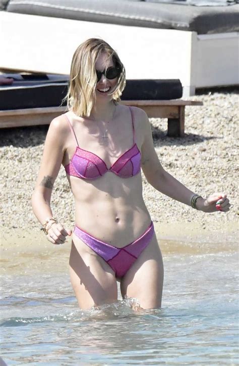 Chiara Ferragni In A Pink Bikini On The Beach In Mykonos Lacelebs Co
