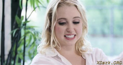 Stupendous Blonde Barely Legal Floozy Gets Awesome Bang