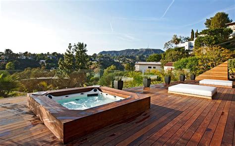 Ways To Place Your Original Outdoor Jacuzzi