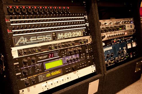 レコーディングルーム 岩手県盛岡市のレコーディングリハーサルスタジオカフェ RED HOT レッドホット盛岡