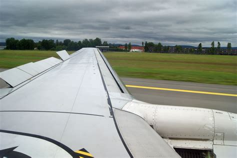 Sas Boeing 737 300 Wing View Wing View Window View Fr Flickr