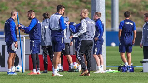 DurchGEklickt Das Erste Training Unter Der Leitung Von Karel Geraerts