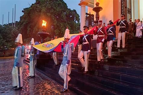 Video Conmemoración Del Natalicio Del Libertador Simón Bolívar Inicia Con Izada De La Bandera