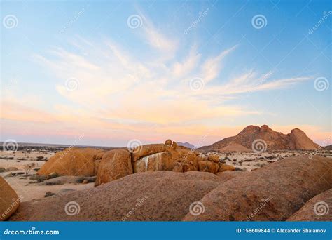 sunrise  spitzkoppe namibia stock photo image  spitzkoppe