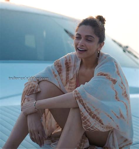 Deepika Padukone Gehraiyaan Hot Legs Hd Caps Indiancelebblog