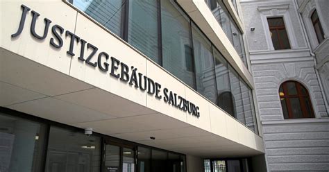 Make Yourself Viral Year Old Urged Six Girls To Take Nude Photos Krone At