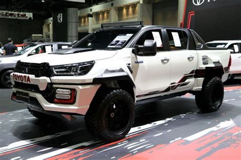 Foto Penjualan Double Cabin Melemah Toyota Hilux Tetap Unggul