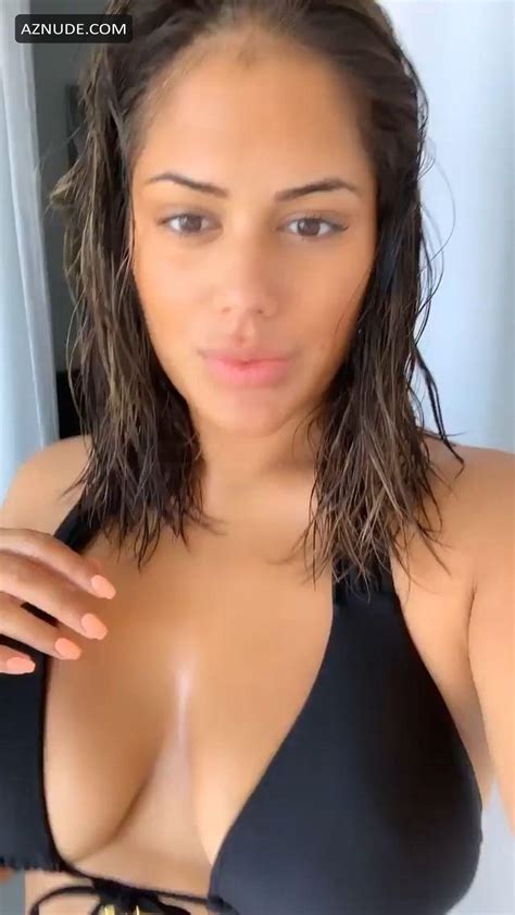 Malin Andersson Pictured In A Black Bikini And Taking Selfies By The Pool Before Shopping In
