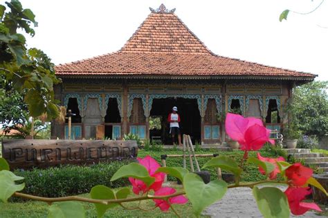 Nama Rumah Adat Jawa Tengah Dan Jenisnya Daerah Katadata Co Id