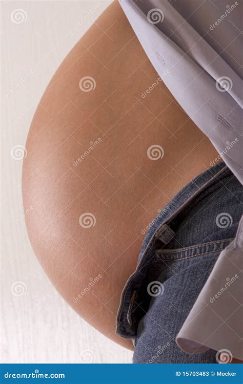 Drittes Trimester Schwangere Hispanische Latina Frau Stockbild Bild von schwanger behäutet