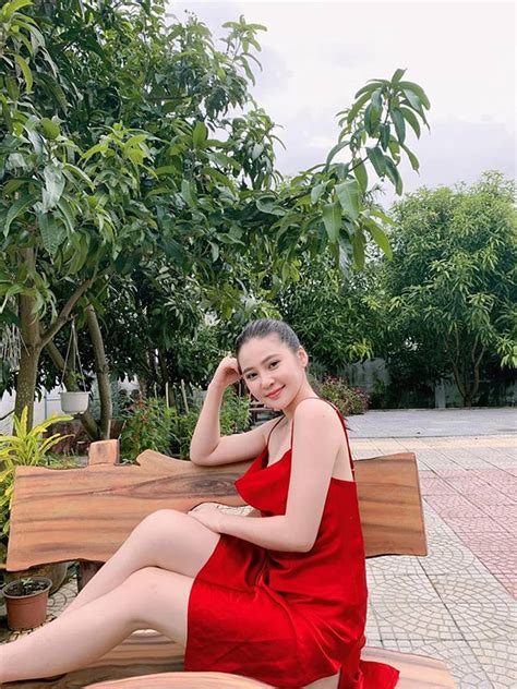 2 hot girl Đà Nẵng mặt xinh như búp bê thân hình rực lửa Báo Dân trí