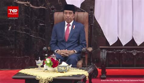 Jokowi Target Pendapatan Negara Rp Triliun Dalam Rapbn