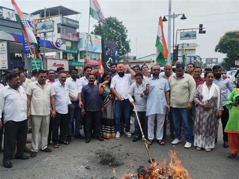 दून में मंत्री अग्रवाल के खिलाफ सड़कों पर उतरे कांग्रेसी Dehradun