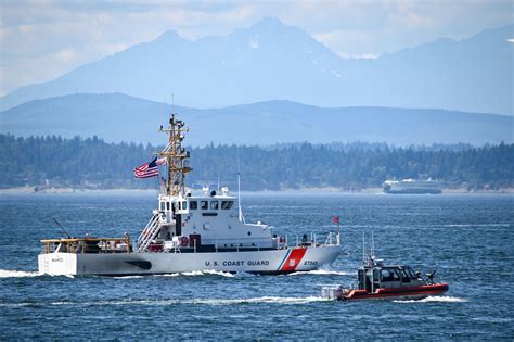 DVIDS Images Coast Guard Participates In Parade Of Ships At Seafair