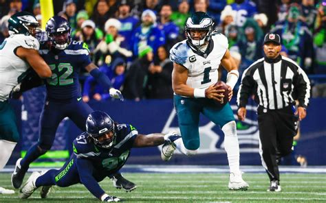 Eagles vs. Seahawks: Studs and duds from 20-17 loss on MNF