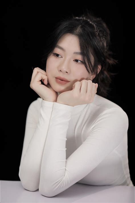 Hot girl bóng chuyền Việt Nam Phạm Thị Hiền tung bộ ảnh cực đẹp chào tuổi mới Tinmoi