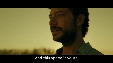 Omg He S Naked Lvaro Morte Goes Full Frontal In El Embarcadero Omg Blog