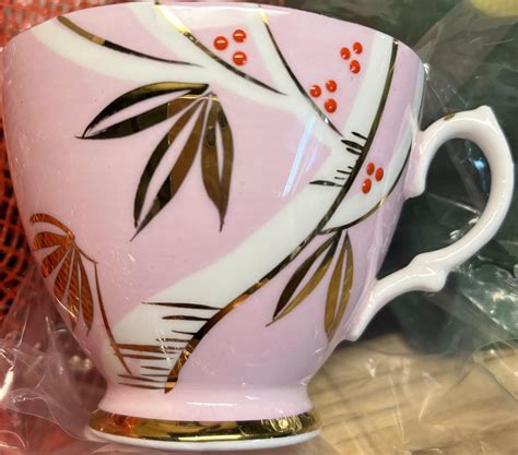 Identify English Kenyon Pattern? : r/finechina