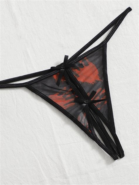 Plus Halloween Blood Handprint Crotchless Lingerie Set Shein