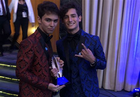 Aristemo Gana Premio GLAAD Y Se Convierte En La Mejor Pareja Gay Hispana De La TV Mundial Las