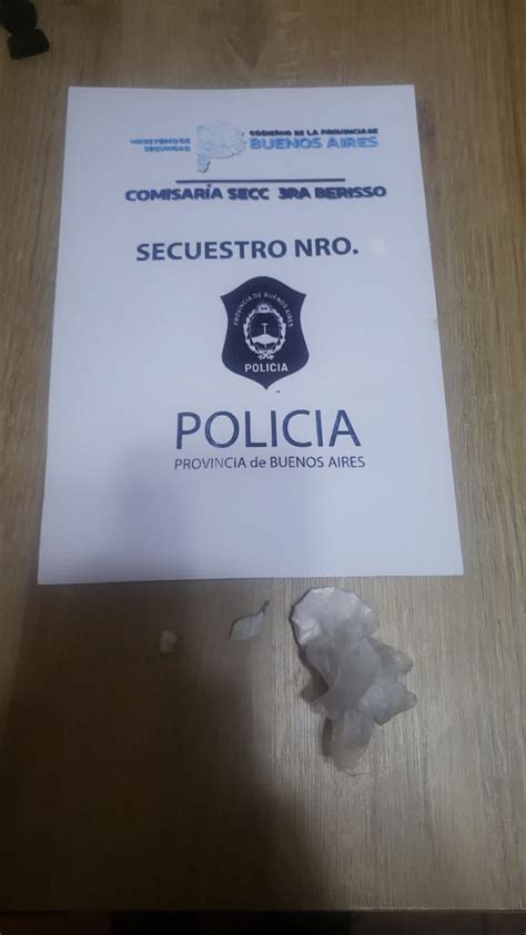 Berisso le pegó a la pareja en un hotel alojamiento y tenía cocaína en