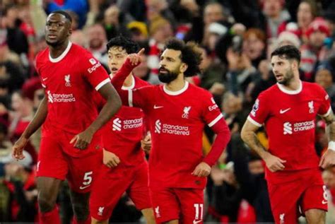 Kịch tính Ngoại hạng Anh Top cạnh tranh gay gắt MU nguy cơ thụt lùi