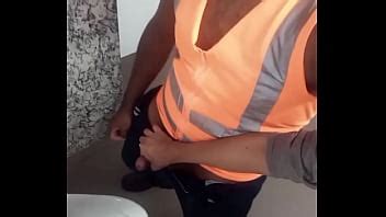 Broderación con un compañero de trabajo en el baño de la empresa XVIDEOS