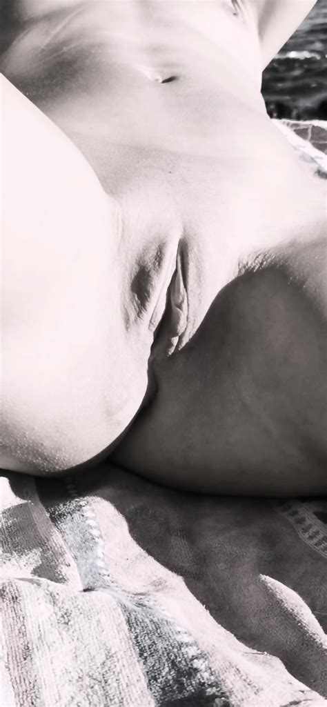 Hot Cunt On Public Beach Croatia