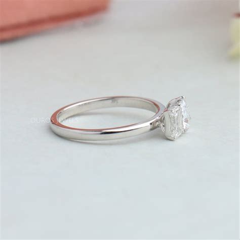 Pear And Emerald Cut Lab Grown Diamond Toi Et Moi Ring At ₹ 105621piece