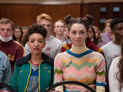 C Ng Xem C G I N Y Trong Phim Sex Education T I C Ng X T Xa V Kh C Nghi T V I Ch Nh Con M Nh