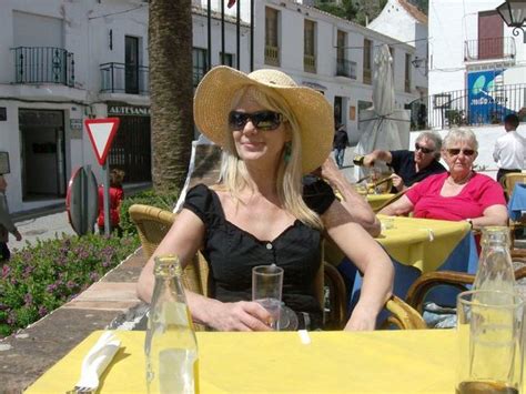 Keezheehoni 58 From Cheltenham Is A Local Granny Looking For Casual Sex Dirty Granny