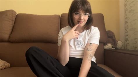 Beautiful Brunette Shakes Her Big Tits Pornhub