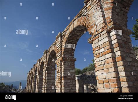 Italy Lombardy Lake District Lake Garda Sirmione Grotte Di Catullo