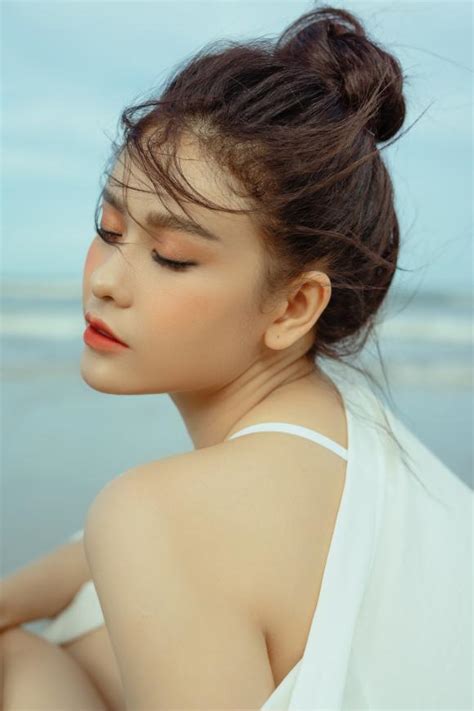 Gái 1 con Trương Quỳnh Anh đầy ướt át khi diện bikini bốc lửa