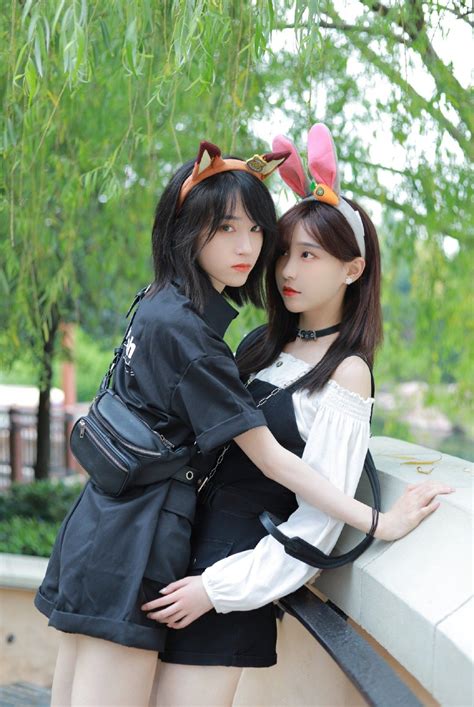 Girls In Love Cute Lesbian Couples Female Pose Reference Pose Reference Photo Cute Korean
