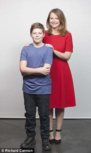 9 Hot Sexy Annabelle Cole Bikini Pics