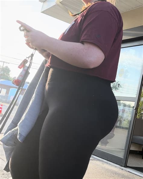 Thick Meaty Country Redhead OC Bbw Spandex Leggings Yoga Pants Forum