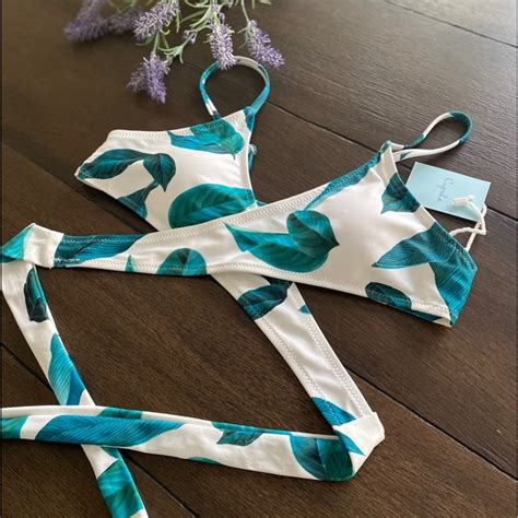 Cupshe Swim Nwt Cupshe Floral Bikini Wrap Top Size Medium Poshmark