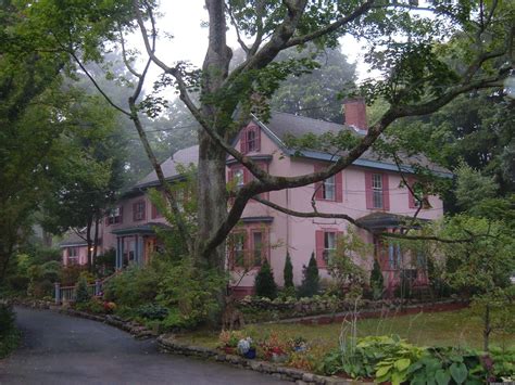 Hawthorne Inn- Relaxed elegance, Concord, Massachusetts Bed ...