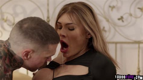 Kitana Lure Makes Her Husband Dean Van Damme Fuck Him Xobii03