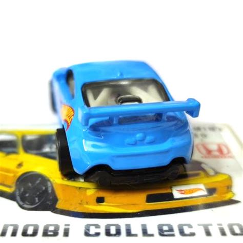 T Hunted Dois modelos inéditos na linha básica Hot Wheels de