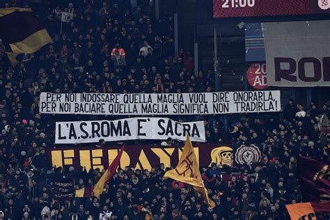 L Agguato Degli Ultras Stella Rossa Ai Romanisti Vendetta Dopo Gli