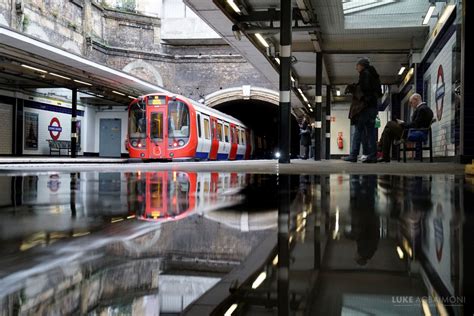 Sloane Square Station - London Photography - Tubemapper